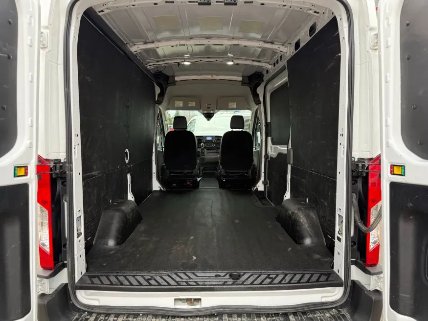 2023 Ford Transit-250 Base | Photo 11 of 20
