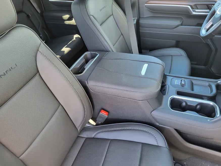 2026 GMC Sierra 2500HD Denali | Photo 12 of 25