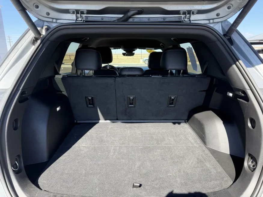 2025 Chevrolet Equinox AWD LT | Photo 7 of 20