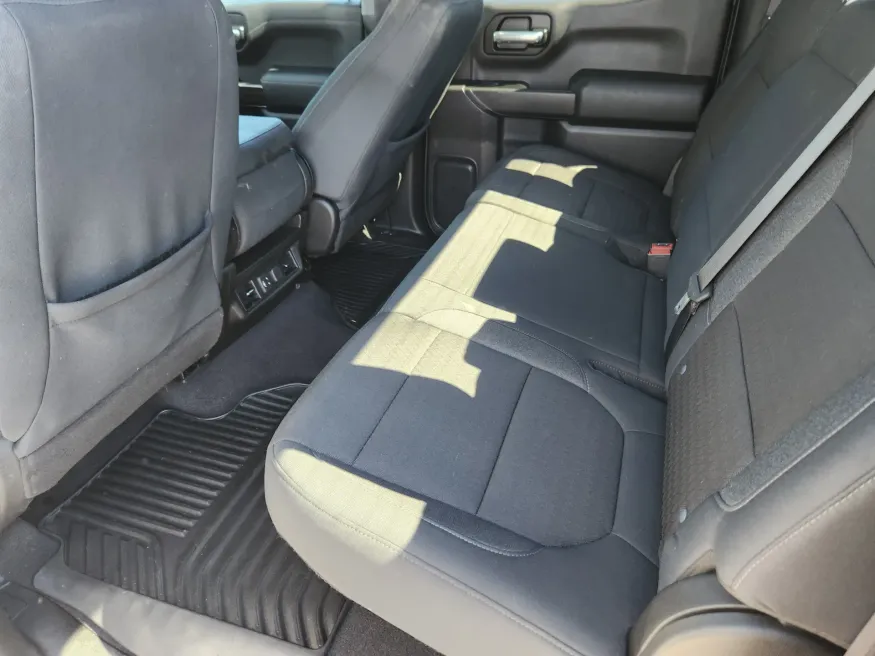 2020 Chevrolet Silverado 1500 LT | Photo 9 of 24