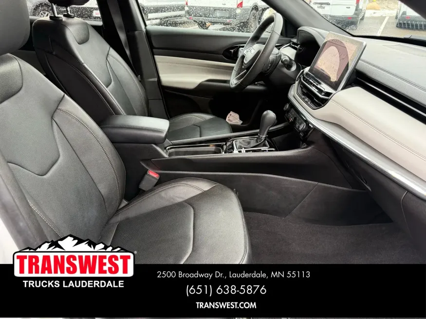 2024 Jeep Compass Limited | Photo 7 of 21