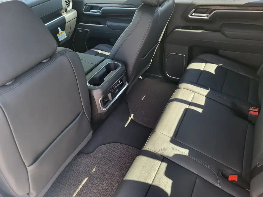 2026 GMC Sierra 3500HD SLT | Photo 21 of 24