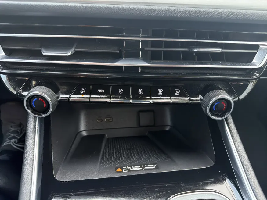 2025 Chevrolet Traverse AWD LT | Photo 19 of 22