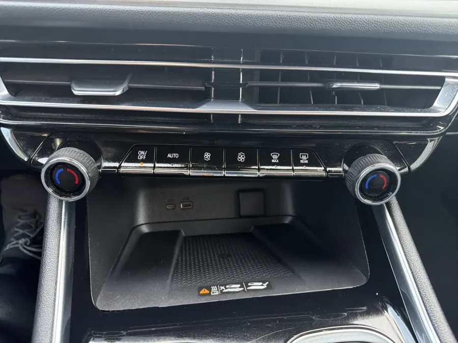 2025 Chevrolet Traverse AWD LT | Photo 19 of 22