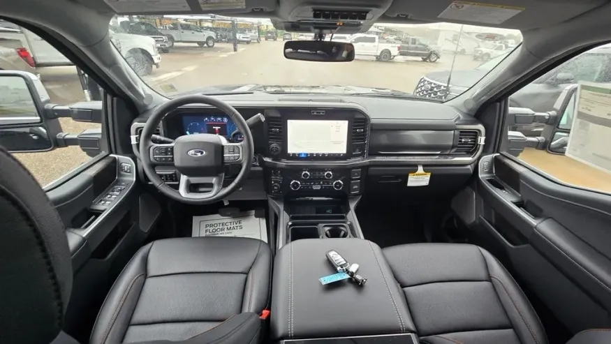 2026 Ford Super Duty F-250 | Photo 31 of 35