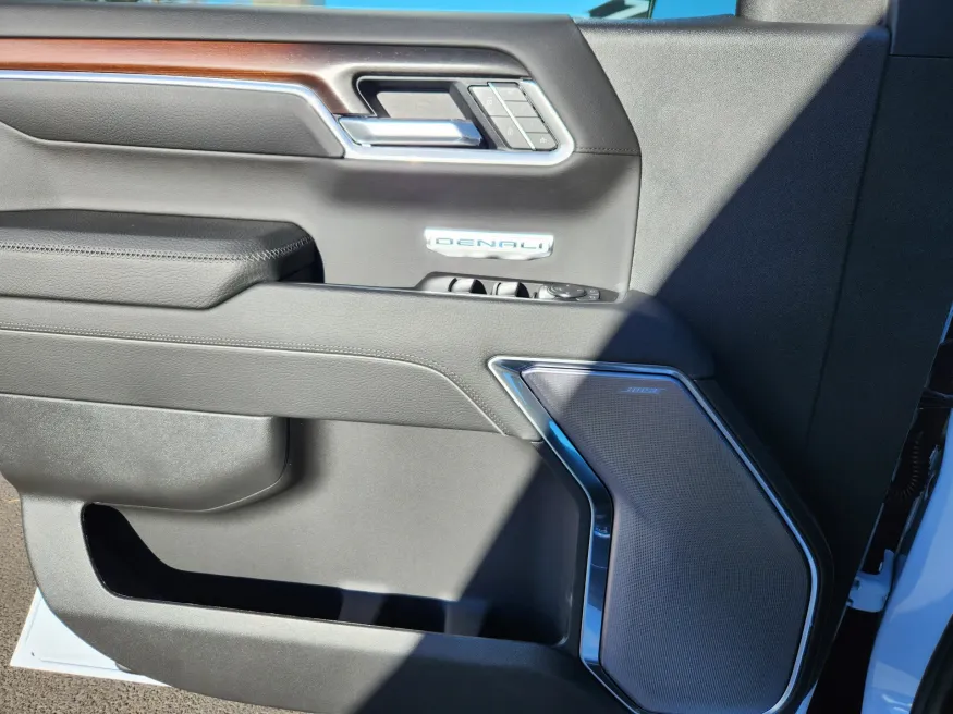 2026 GMC Sierra 1500 Denali | Photo 5 of 31