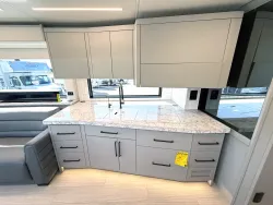 2026 Newmar King Aire 4531 | Thumbnail Photo 10 of 35