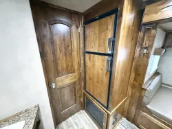 2025 Logan Coach Select 812 3HLQ | Thumbnail Photo 11 of 27