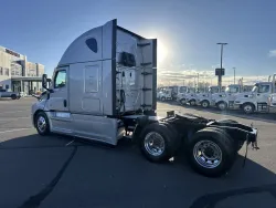 2023 Freightliner Cascadia | Thumbnail Photo 7 of 21