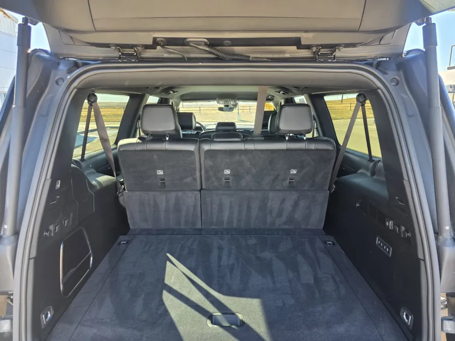 2025 Jeep Wagoneer L Base | Photo 14 of 34