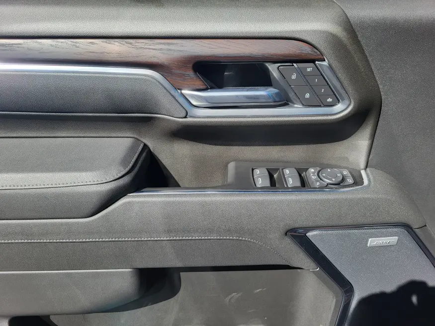 2026 GMC Sierra 3500HD SLT | Photo 18 of 24