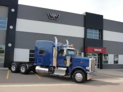 2022 Peterbilt 389 | Thumbnail Photo 1 of 16