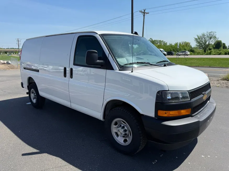 2025 Chevrolet Express 2500 Work Van | Photo 15 of 21