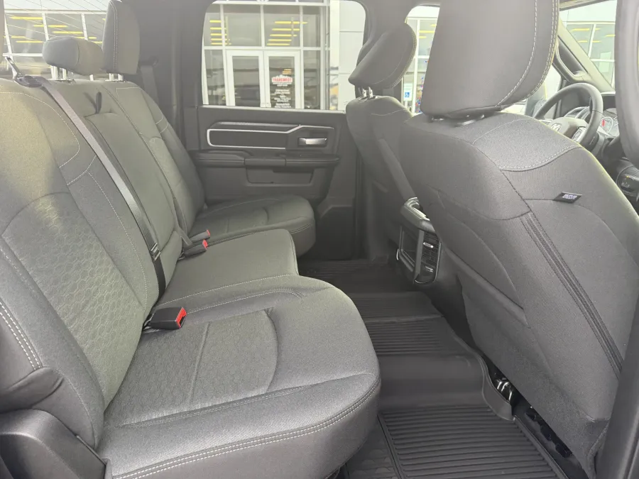 2026 RAM 2500 Big Horn | Photo 8 of 15