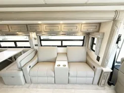 2026 Newmar Ventana 4369 | Thumbnail Photo 8 of 31