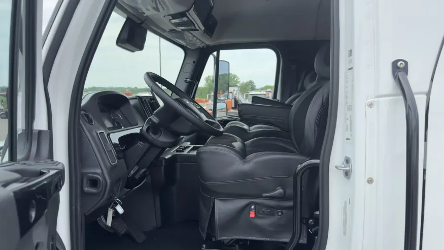 2025 Freightliner M2 106 Summit Hauler | Photo 17 of 22