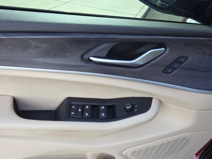2023 Jeep Grand Cherokee L Limited | Photo 22 of 29
