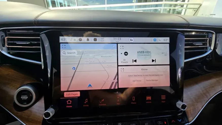 2022 Jeep Grand Wagoneer | Photo 22 of 45