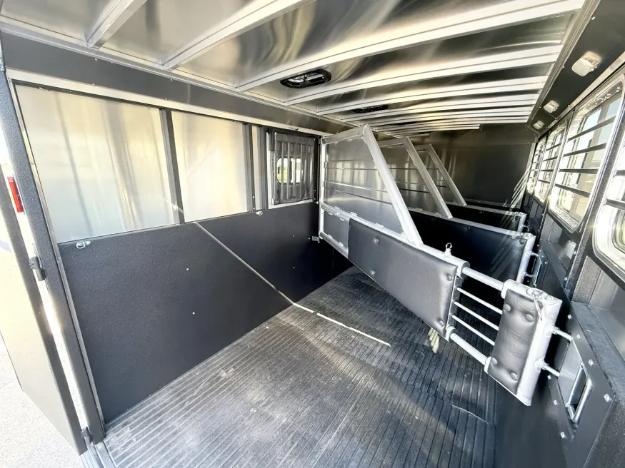 2025 Logan Coach Bullseye 4HGN | Photo 14 of 17