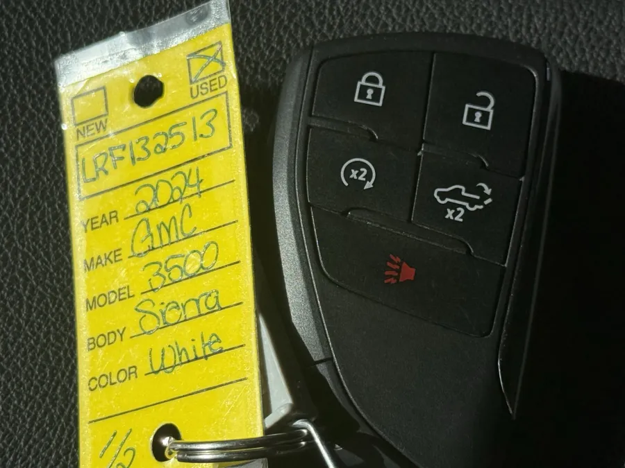 2024 GMC Sierra 3500HD SLE | Photo 18 of 19