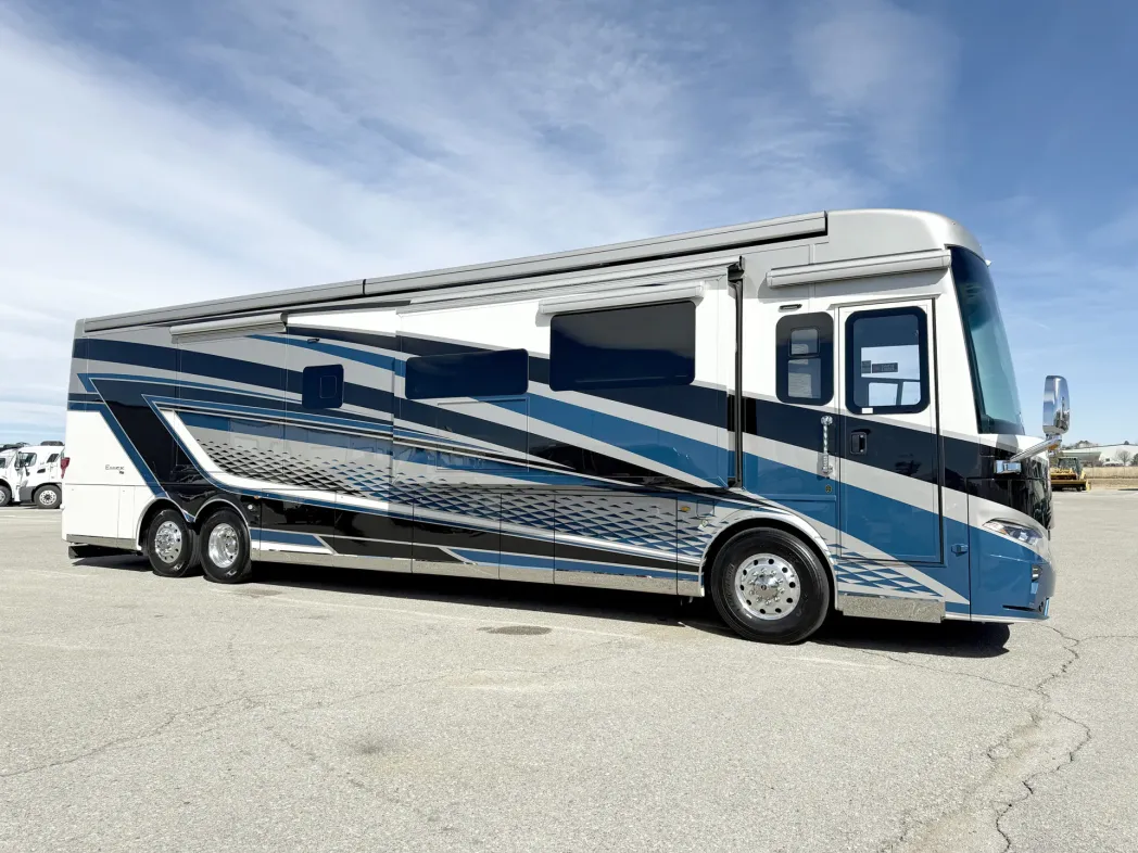 2027 Newmar Essex 4595 