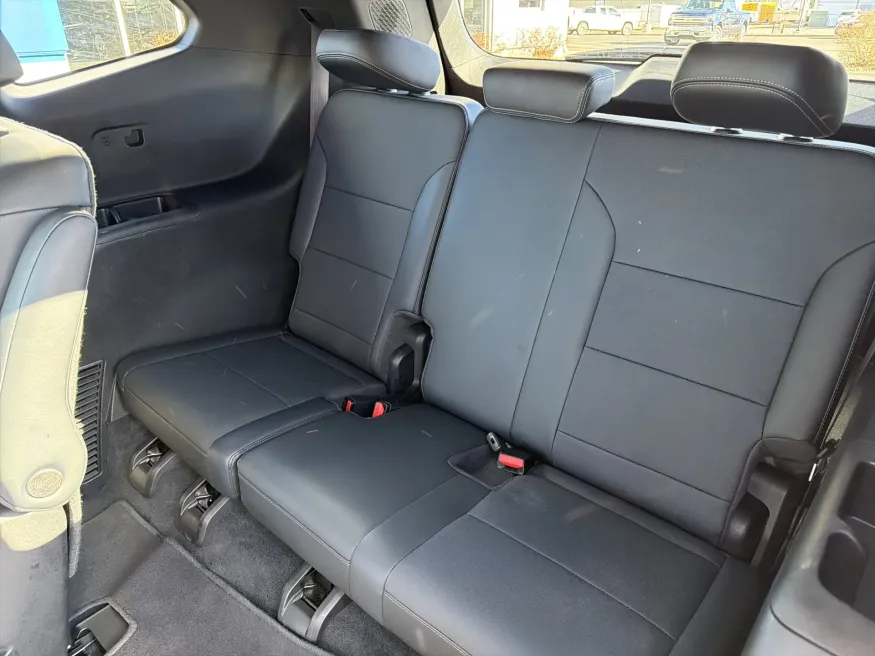 2025 Buick Enclave Preferred | Photo 10 of 23