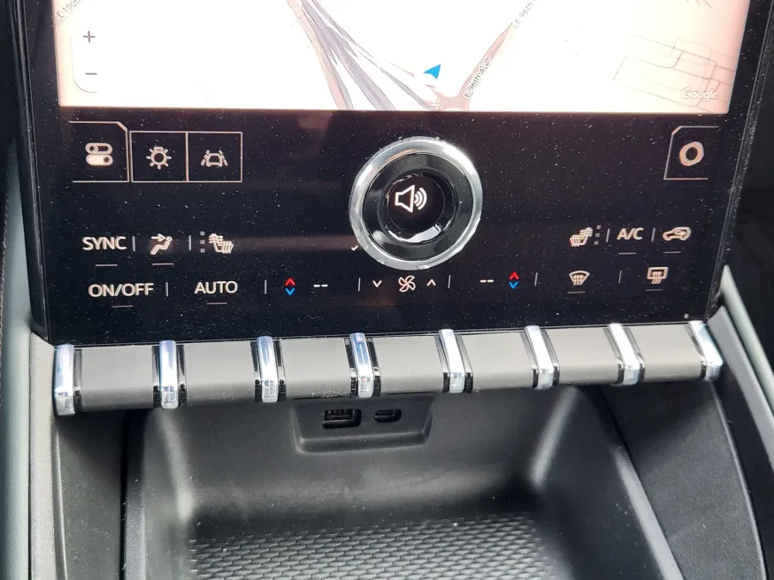 2026 GMC Terrain AT4 | Photo 13 of 23