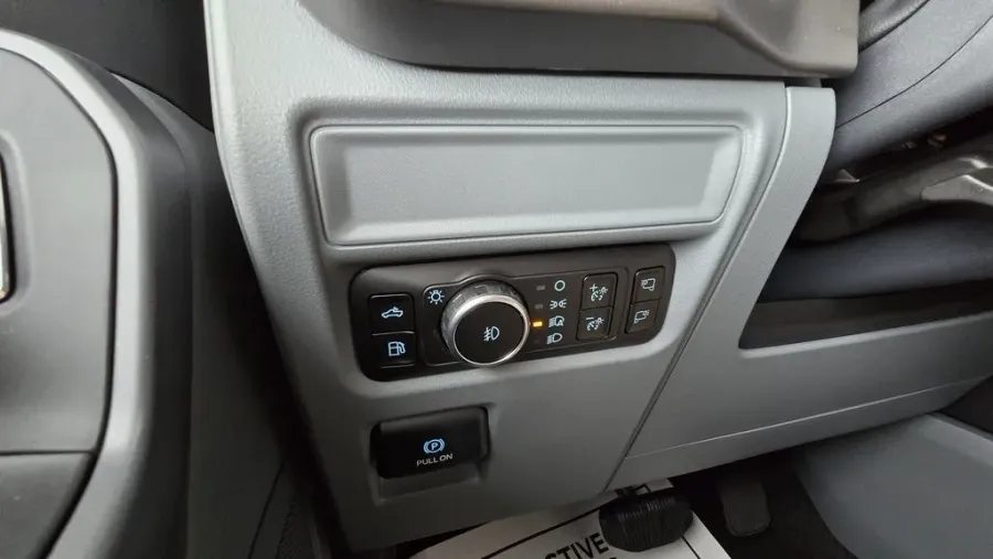 2025 Ford F-150 | Photo 13 of 29