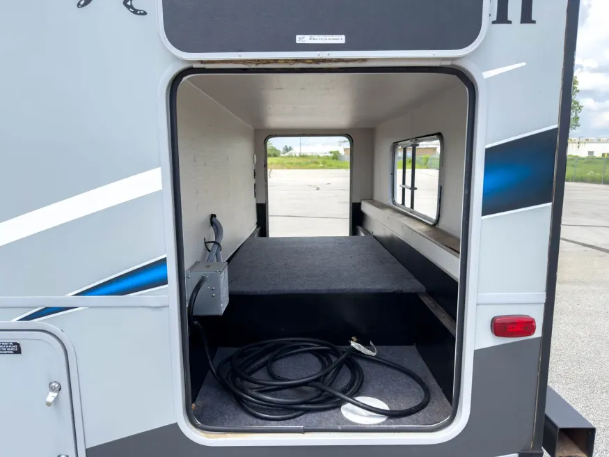 2021 Coachmen Pursuit 27XPS | Photo 15 of 17