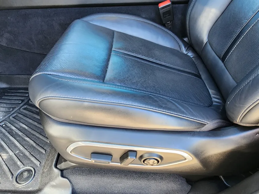 2022 Jeep Wagoneer Series III | Photo 7 of 25