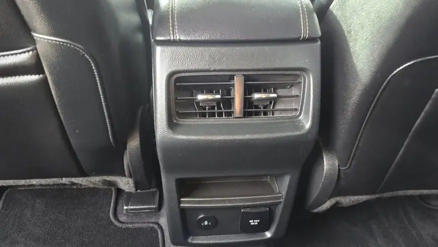 2023 Ford Edge | Photo 30 of 31