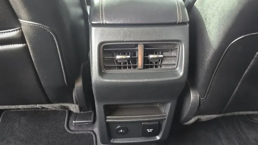 2023 Ford Edge | Photo 30 of 31