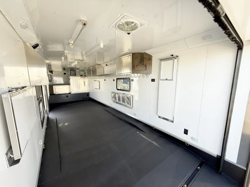 2026 Logan Coach Horse Power Burandt Edition | Photo 8 of 24