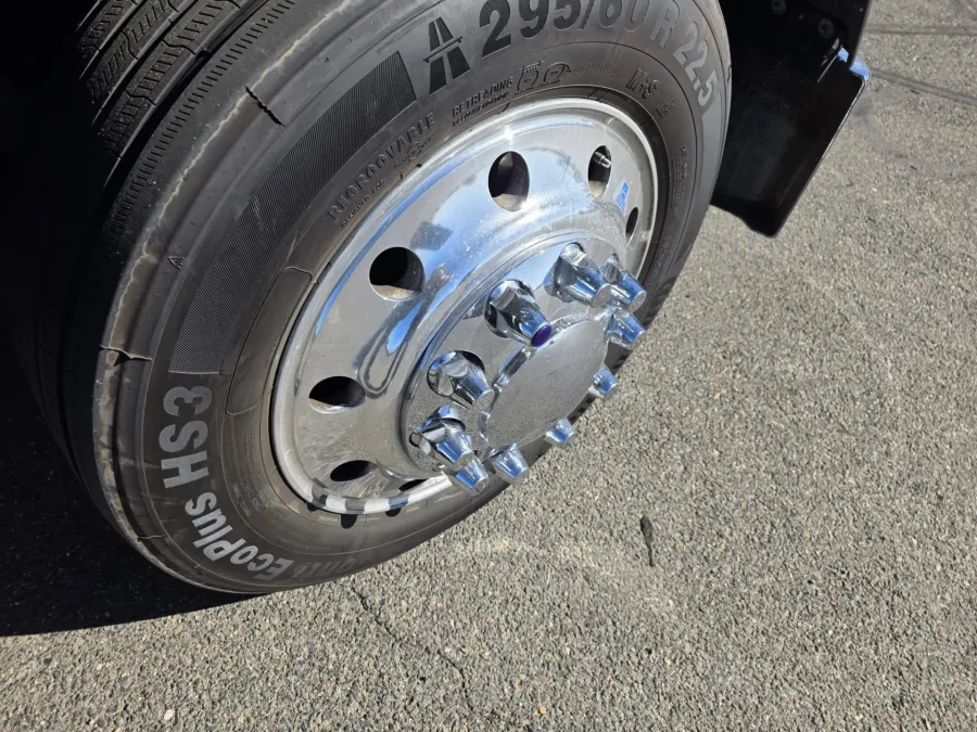 2022 Peterbilt 389 | Photo 21 of 40