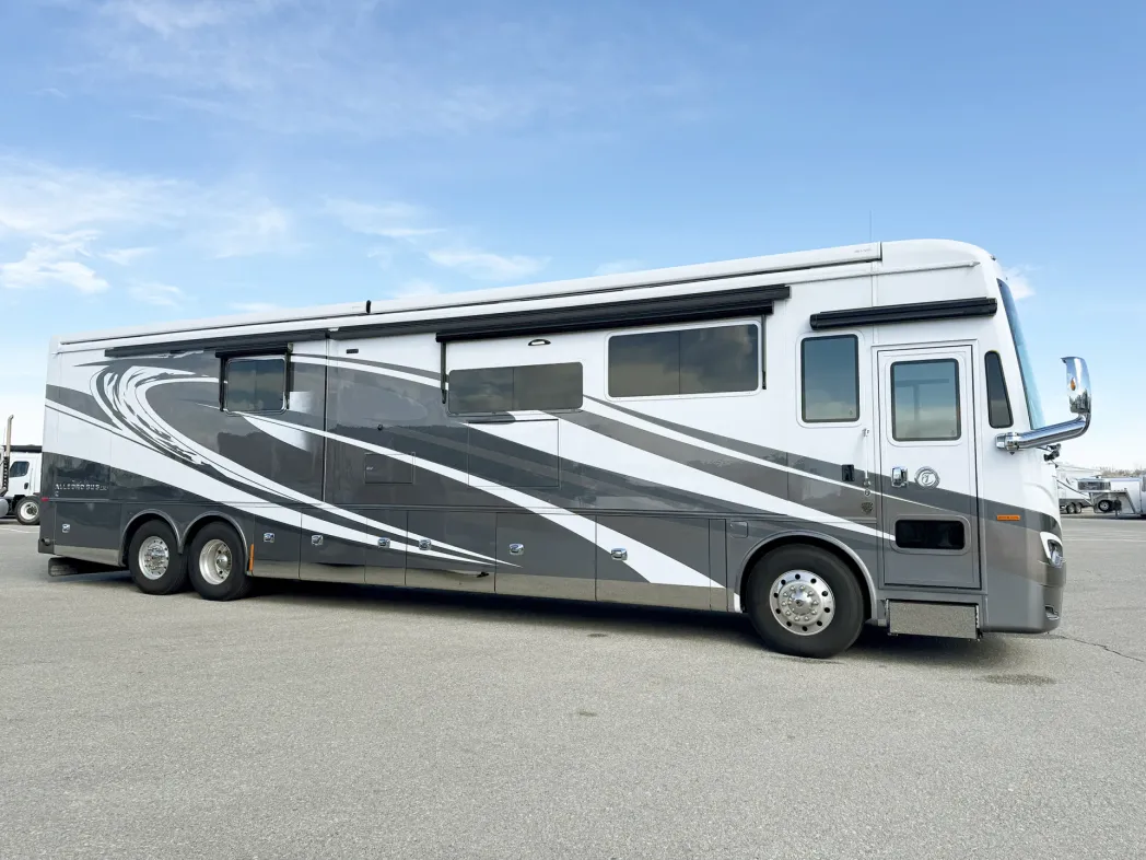 2022 Tiffin Allegro Bus 45OPP 
