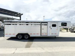 2026 Logan Coach Stock Combo | Thumbnail Photo 3 of 18