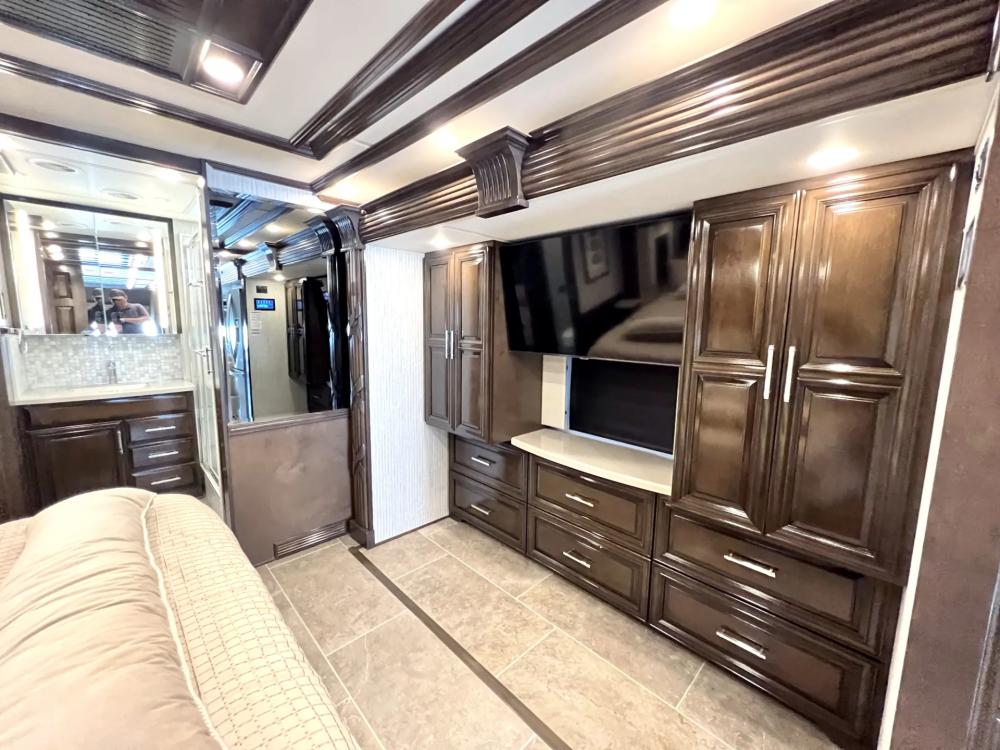 2023 Newmar Supreme Aire 4530 | Photo 15 of 36