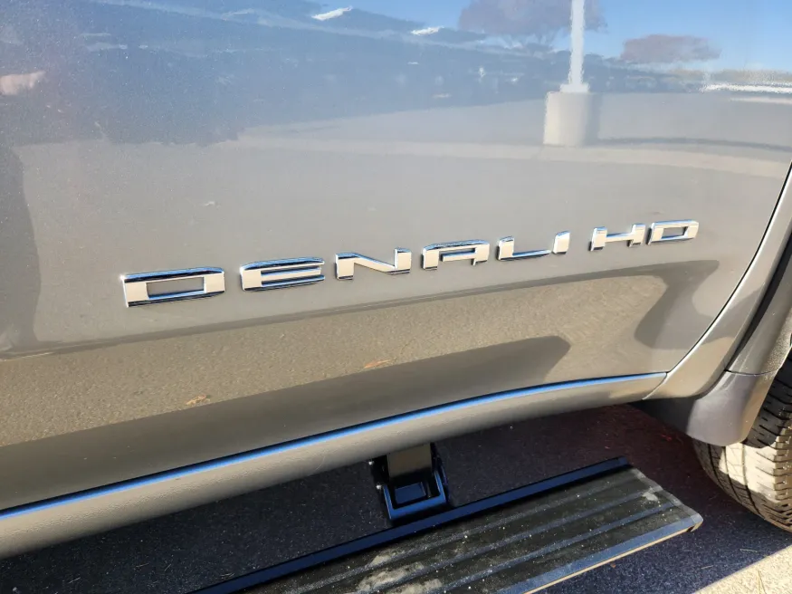 2024 GMC Sierra 3500HD Denali Ultimate | Photo 19 of 31