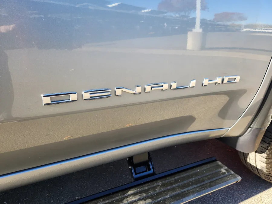 2024 GMC Sierra 3500HD Denali Ultimate | Photo 19 of 31