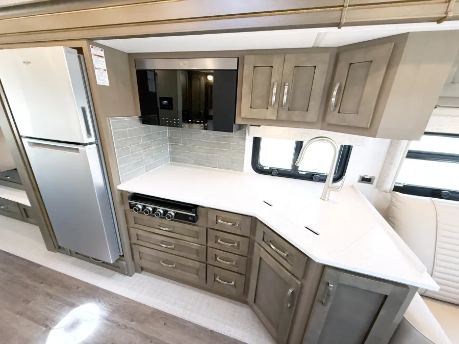 2027 Newmar Bay Star 3114 | Photo 12 of 27