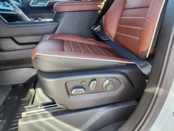 2026 GMC Sierra 3500HD Denali Ultimate | Thumbnail Photo 9 of 28