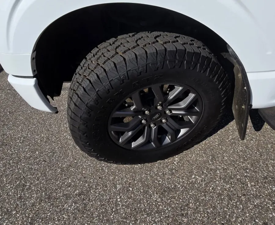 2023 Ford F-150 | Photo 10 of 31