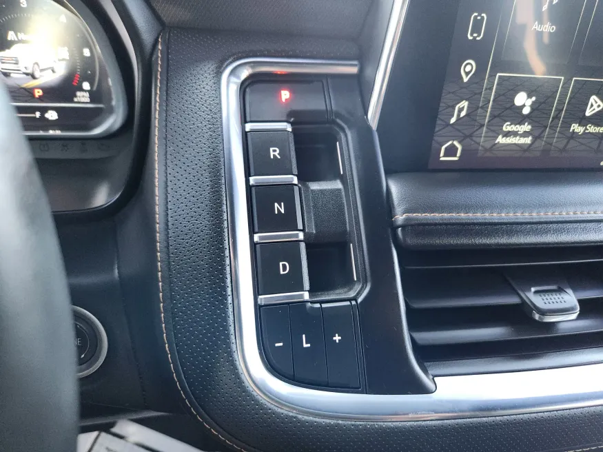 2024 GMC Yukon AT4 | Photo 30 of 32