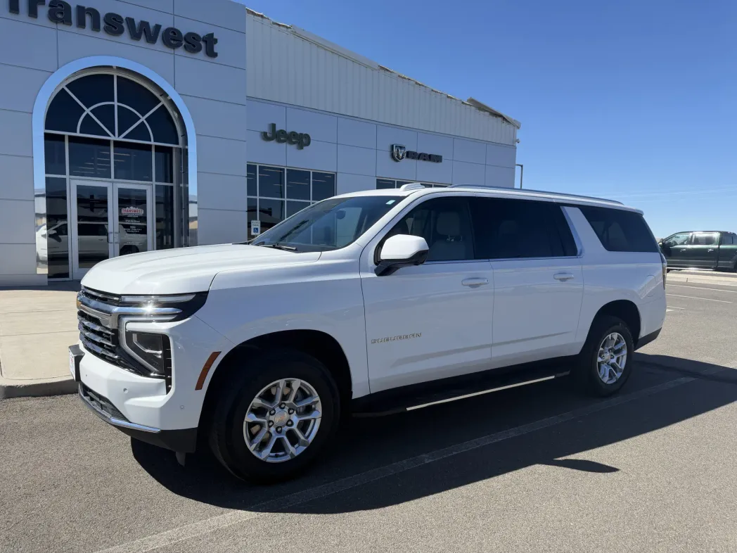 2025 Chevrolet Suburban LT 
