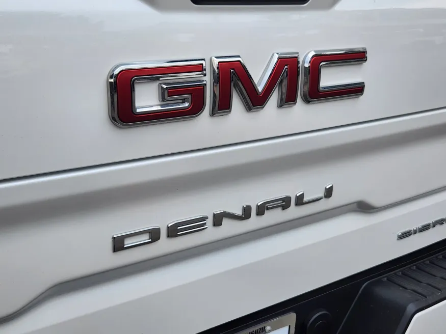 2024 GMC Sierra 1500 Denali | Photo 13 of 28
