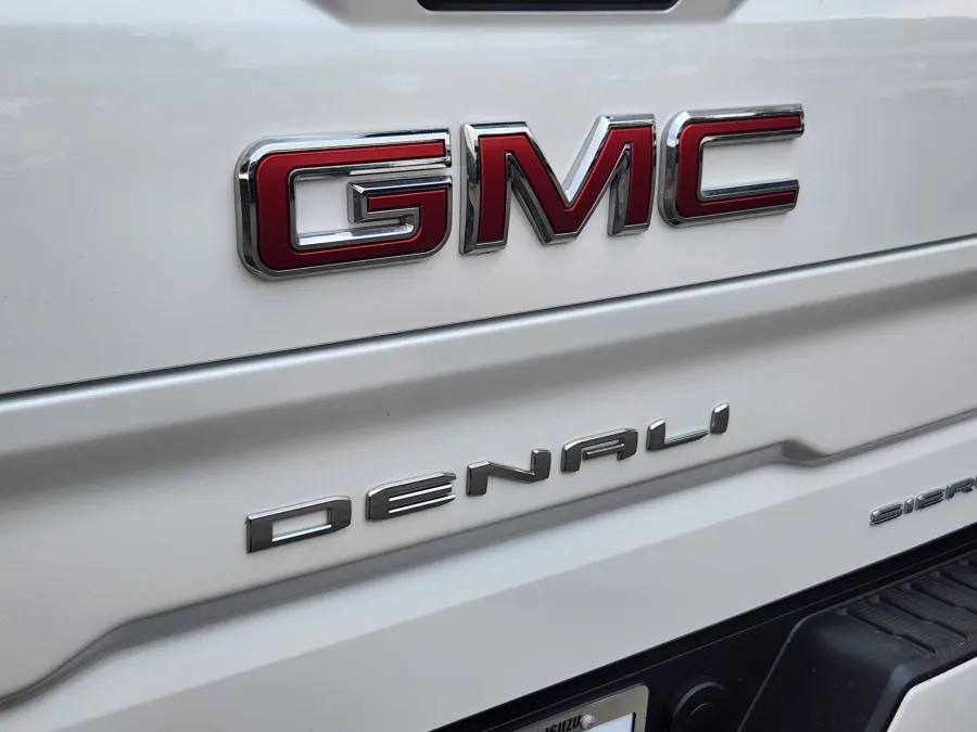2024 GMC Sierra 1500 Denali | Photo 13 of 28