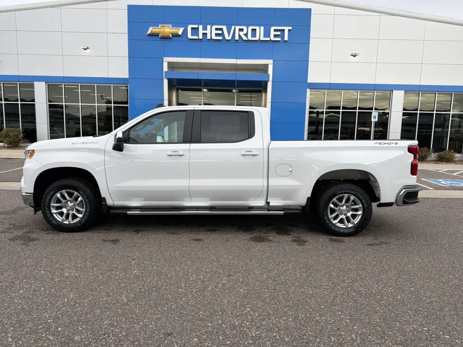 2026 Chevrolet Silverado 1500 LT | Photo 1 of 20