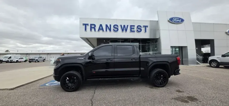 2024 GMC Sierra 1500 | Photo 2 of 32