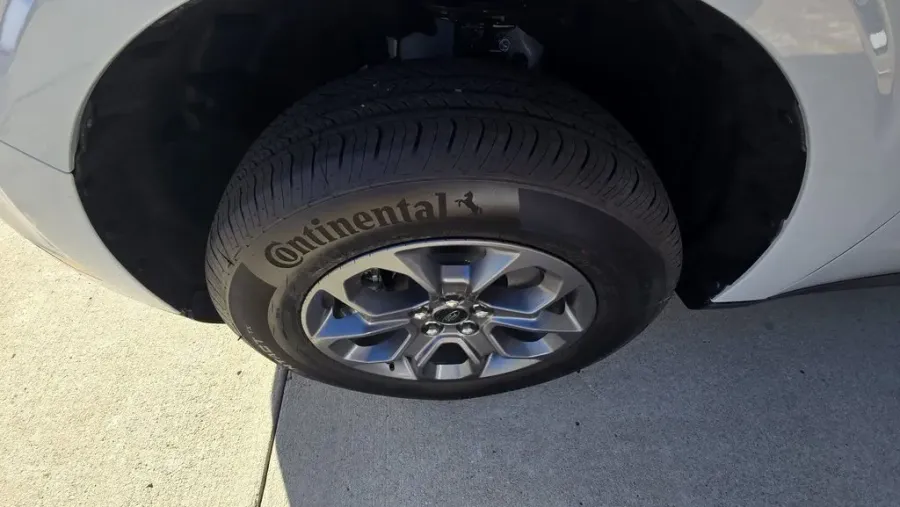 2026 Ford Maverick | Photo 10 of 28