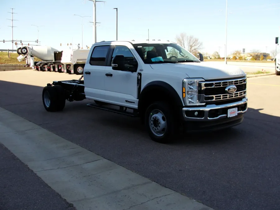2026 Ford F-550 | Photo 7 of 15